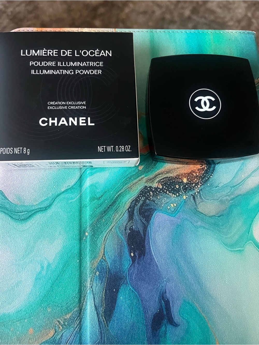 CHANEL Illuminating Powder new with box Compact - Black